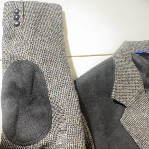 Pendleton Gray Blazer with Tailored Fit and Elbow Patches - Picture 8 of 13